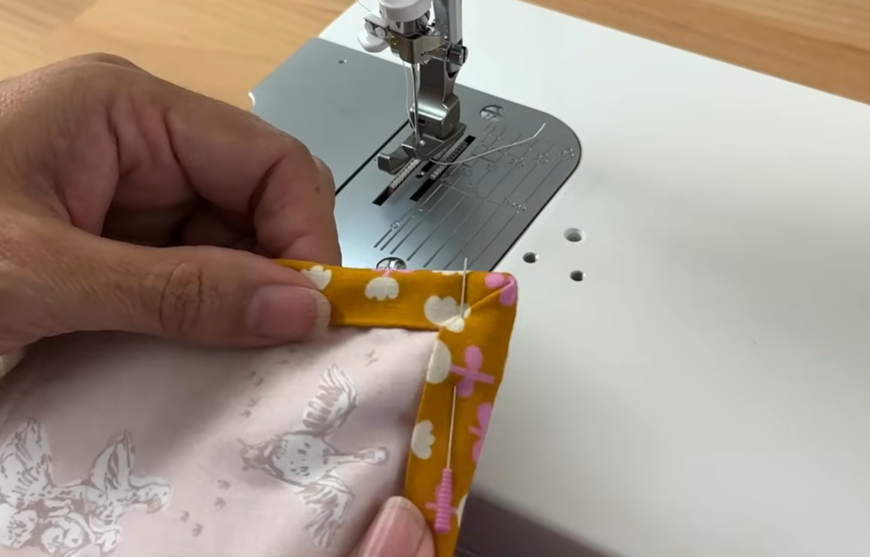 How to Bind a Quilt: My Easy Cheater Method (No Diagonal Join) image 7